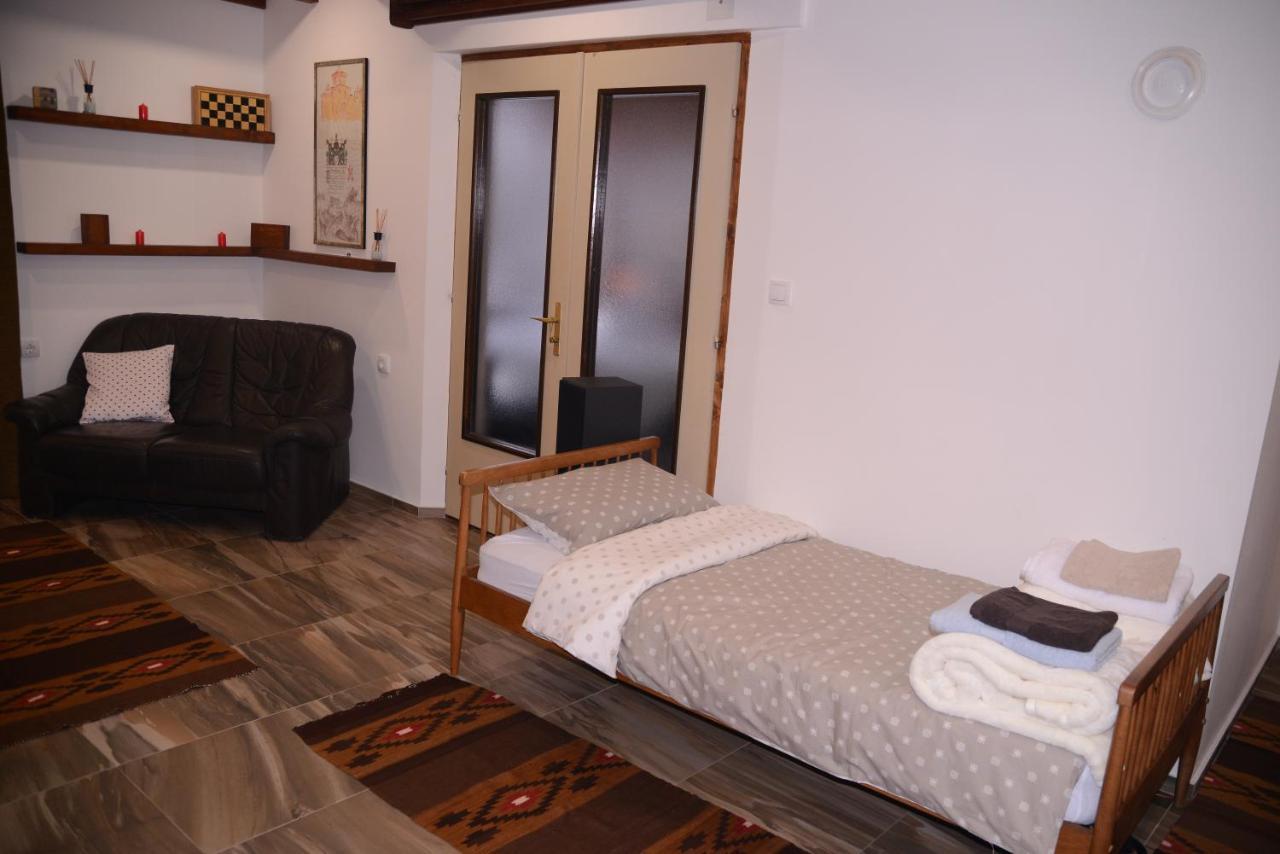 Vikend Kuca Maksimovic Villa Mataruska Banja Ngoại thất bức ảnh